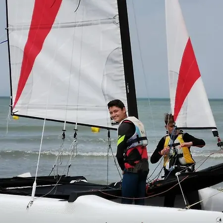 30m2 1 Et 1 Canape Lit A 2 Pas De La Et Du Centre *