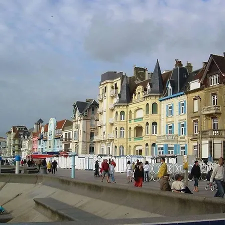 30m2 1 Et 1 Canape Lit A 2 Pas De La Et Du Centre